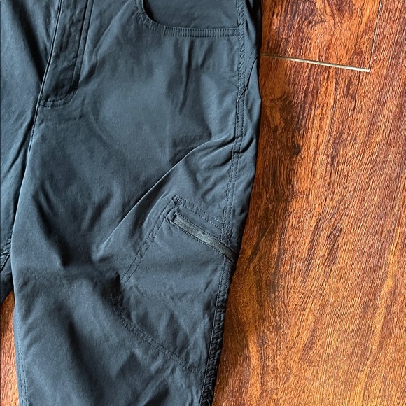 Eddie Bauer Hiking Pants - Picture 3 of 9